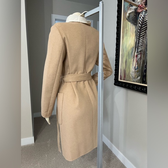 NWT BCBGMAXAZRIA Heather Camel & Cream Chanel-Belted Wrap Coat - Picture 4 of 8